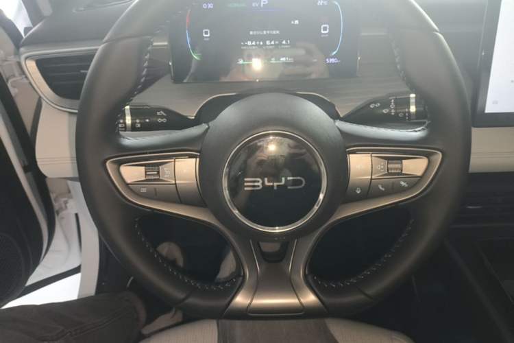 Used BYD Seal 05 DM-i 2025 DM-i Smart Drive 55KM Luxury Model Steering Wheel