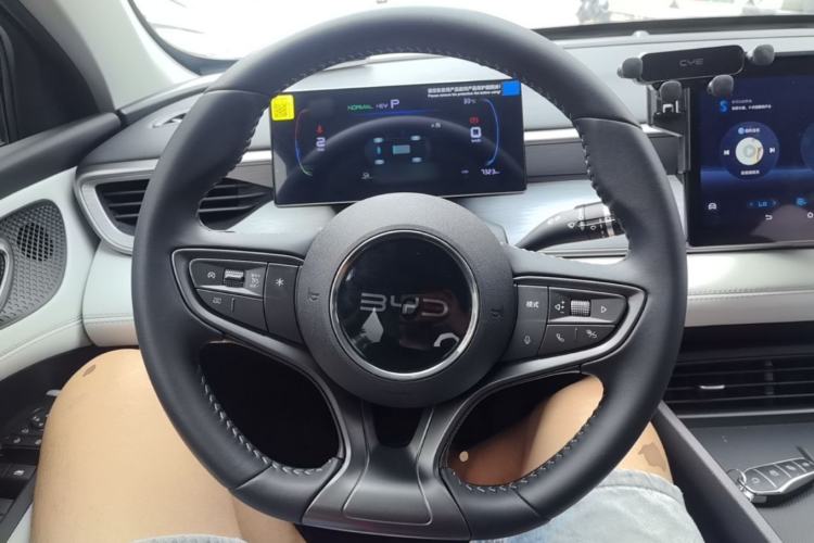 Used BYD Seal 05 DM-i 2025 DM-i Smart Drive 55KM Luxury Model Steering Wheel