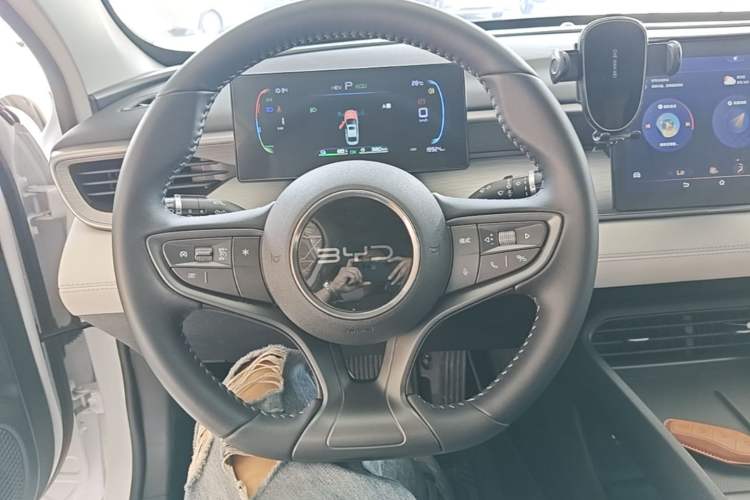Used BYD Seal 05 DM-i 2025 DM-i Smart Drive 55KM Luxury Model Steering Wheel