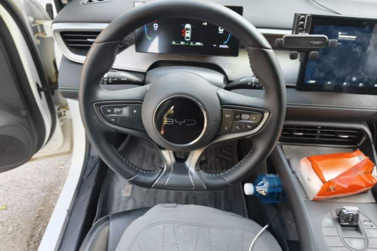 Used BYD Seal 05 DM-i 2025 DM-i Smart Drive 55KM Luxury Model Steering Wheel