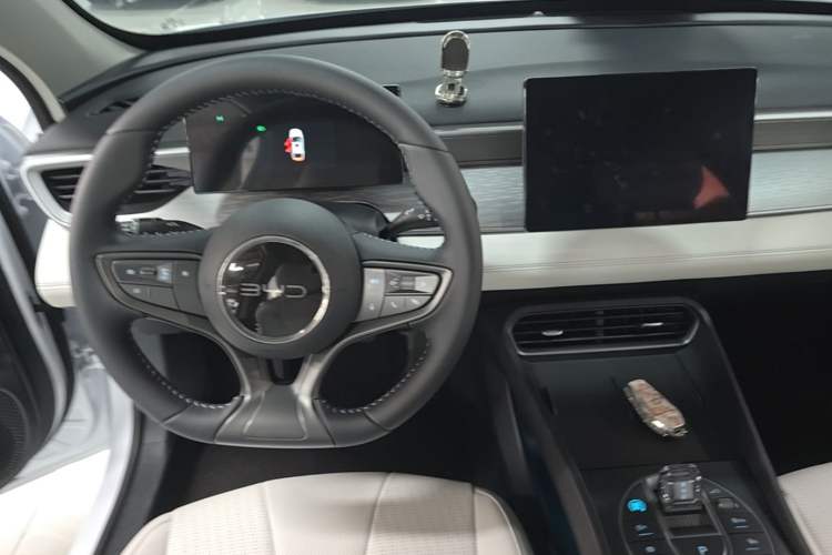 Used BYD Seal 05 DM-i 2025 DM-i Smart Drive 55KM Luxury Model Steering Wheel