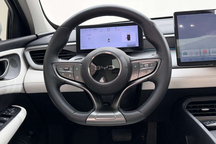 Used BYD Seal 05 DM-i 2025 DM-i Intelligent Drive 120KM Flagship Model Steering Wheel