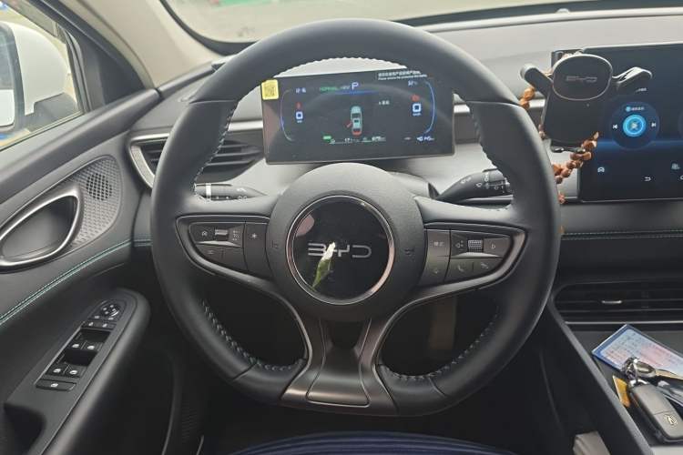 Used BYD Seal 05 DM-i 2025 DM-i Smart Drive 55KM Luxury Model Steering Wheel