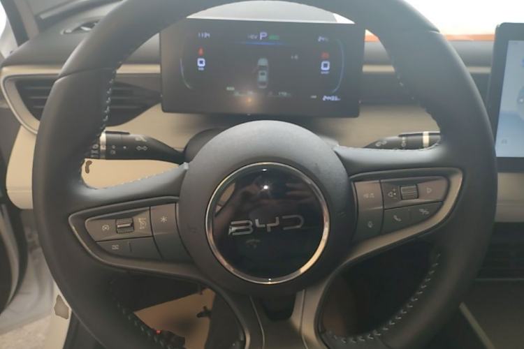 Used BYD Seal 05 DM-i 2025 DM-i Smart Drive 55KM Luxury Model Steering Wheel