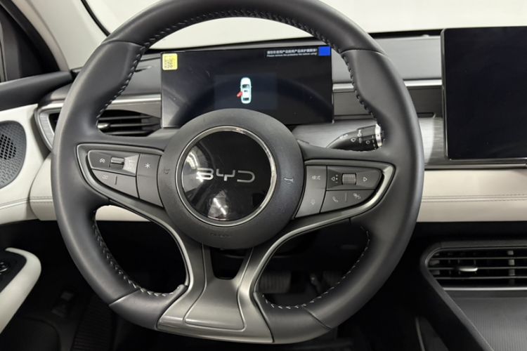 Used BYD Seal 05 DM-i 2025 DM-i Smart Drive 55KM Luxury Model Steering Wheel