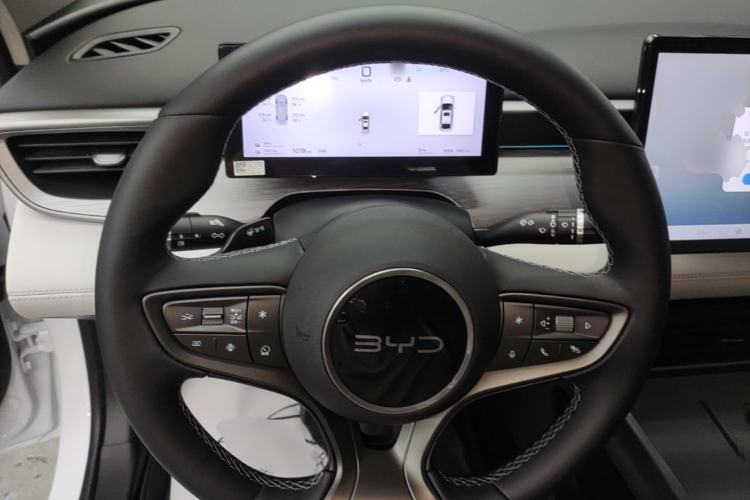Used BYD Seal 05 DM-i 2025 DM-i Intelligent Drive 120KM Flagship Model Steering Wheel