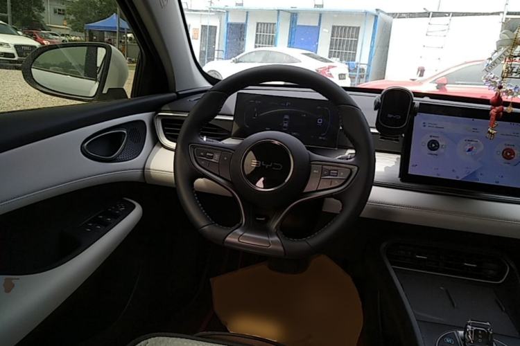 Used BYD Seal 05 DM-i 2025 DM-i Smart Drive 55KM Luxury Model Steering Wheel
