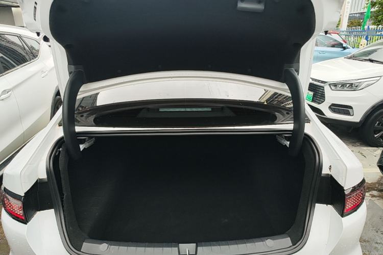Used BYD Seal 05 DM-i 2025 DM-i Intelligent Drive 120KM Flagship Model Trunk