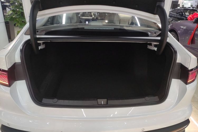Used BYD Seal 05 DM-i 2025 DM-i Intelligent Drive 120KM Flagship Model Trunk