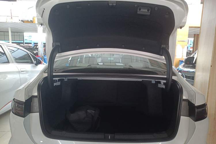 Used BYD Seal 05 DM-i 2025 DM-i Intelligent Drive 120KM Flagship Model Trunk