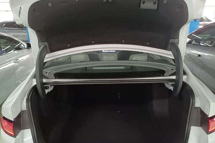 Used BYD Seal 05 DM-i 2025 DM-i Intelligent Drive 120KM Flagship Model Trunk