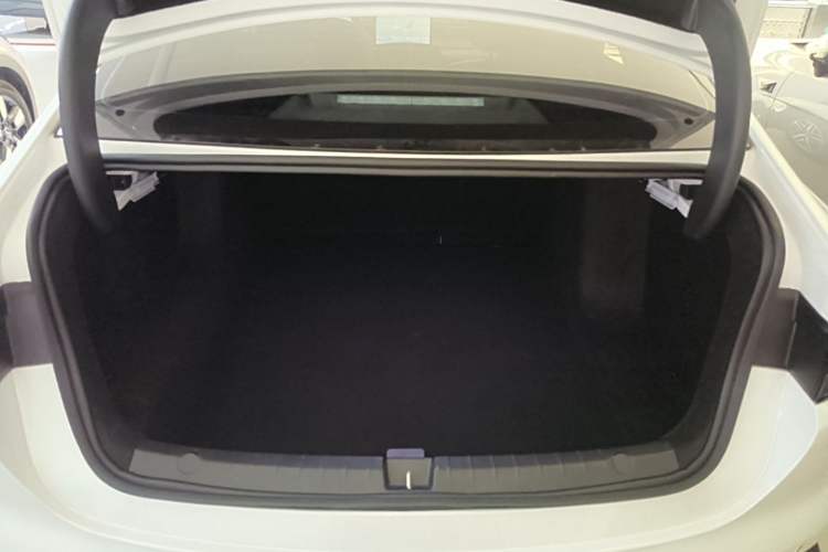 Used BYD Seal 05 DM-i 2025 DM-i Intelligent Drive 120KM Flagship Model Trunk
