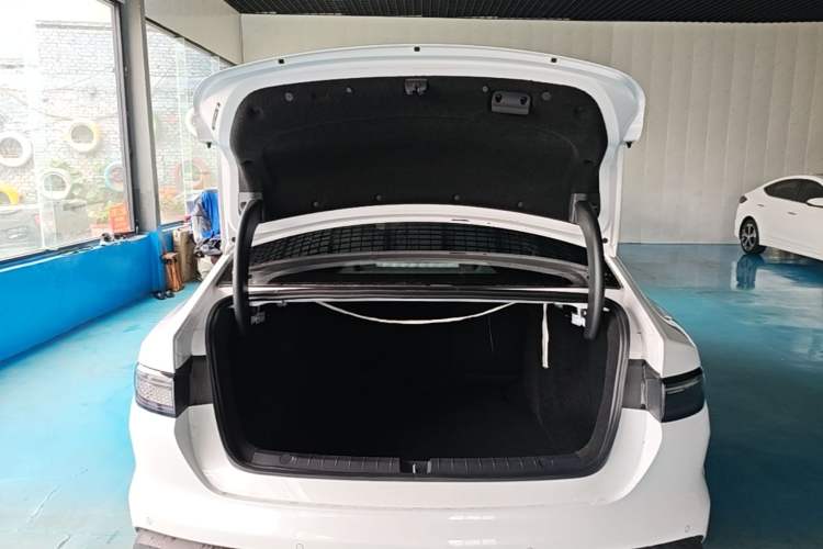 Used BYD Seal 05 DM-i 2025 DM-i Smart Drive 55KM Luxury Model Trunk