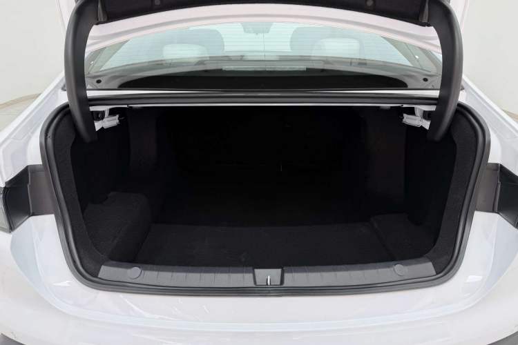 Used BYD Seal 05 DM-i 2025 DM-i Intelligent Drive 120KM Flagship Model Trunk