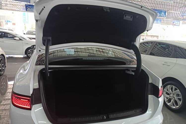 Used BYD Seal 05 DM-i 2025 DM-i Intelligent Drive 120KM Flagship Model Trunk