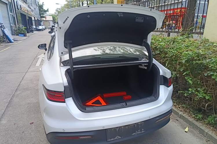 Used BYD Seal 05 DM-i 2025 DM-i Intelligent Drive 120KM Flagship Model Trunk