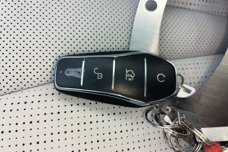 Used BYD Seal 05 DM-i 2025 DM-i Intelligent Drive 120KM Flagship Model Vehicle Key