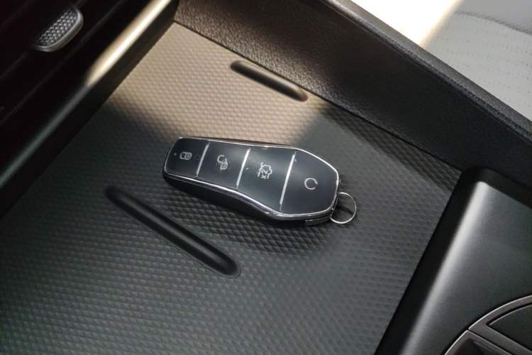 Used BYD Seal 05 DM-i 2025 DM-i Intelligent Drive 120KM Flagship Model Vehicle Key