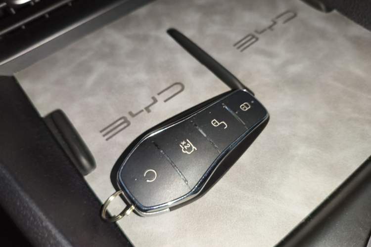 Used BYD Seal 05 DM-i 2025 DM-i Smart Drive 55KM Luxury Model Vehicle Key