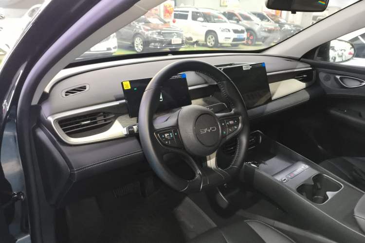 Used BYD Seal 05 DM-i 2026 DM-i 128KM Luxury Edition Center Console