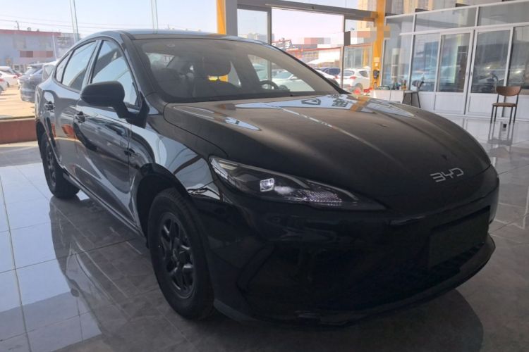 Used BYD Seal 05 DM-i 2026 DM-i 128KM Luxury Edition Front Right 45 Deg