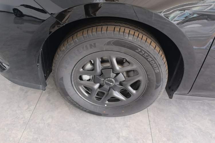 Used BYD Seal 05 DM-i 2026 DM-i 128KM Luxury Edition Left Front Wheel Hub