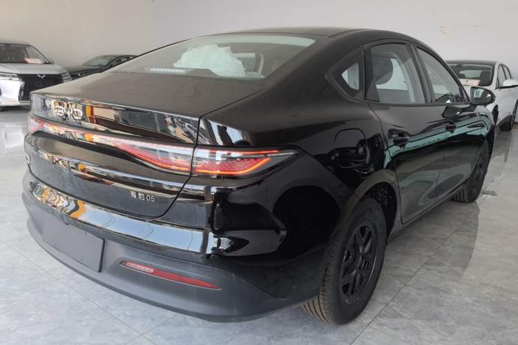 Used BYD Seal 05 DM-i 2026 DM-i 128KM Luxury Edition Rear Right 45 Deg