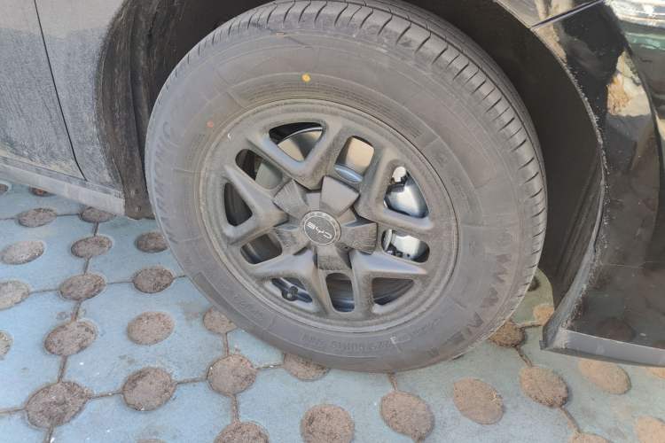 Used BYD Seal 05 DM-i 2026 DM-i 128KM Luxury Edition Right Front Wheel Hub