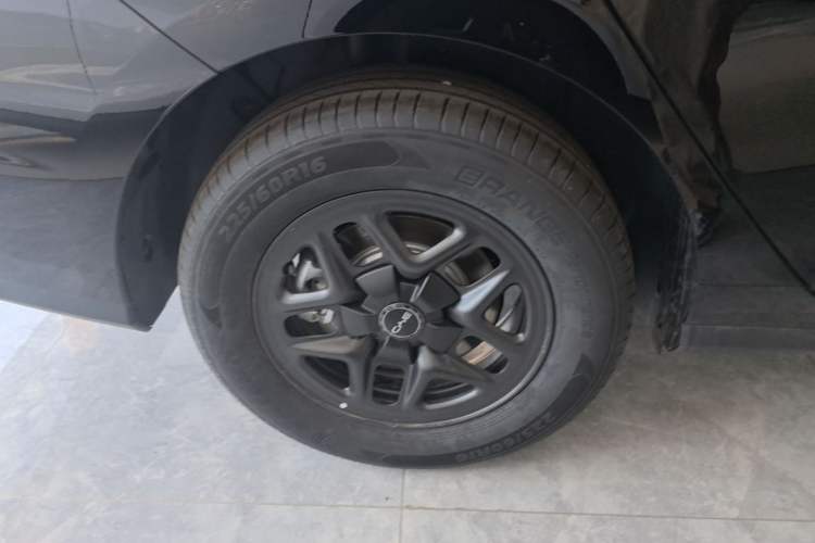 Used BYD Seal 05 DM-i 2026 DM-i 128KM Luxury Edition Right Rear Wheel Hub