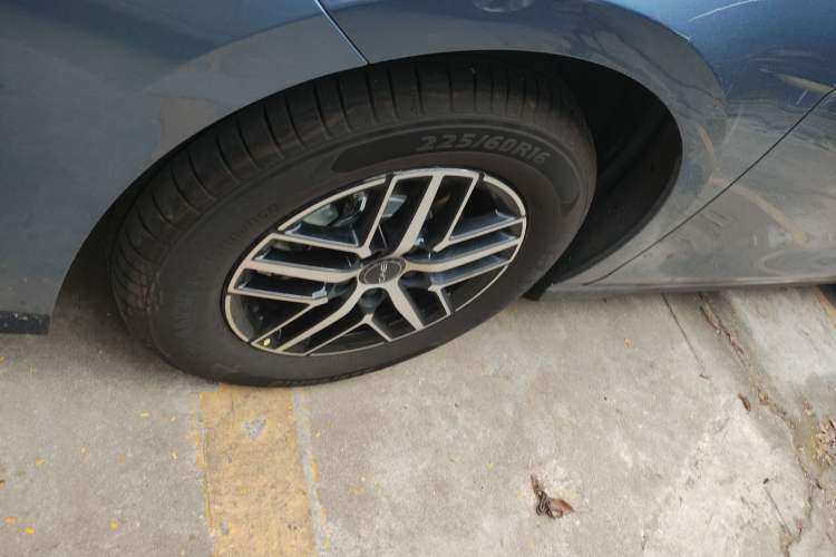 Used BYD Seal 05 DM-i 2026 Model DM-i 210KM Prestigious Version Exterior 4
