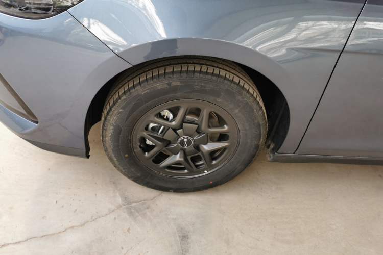 Used BYD Seal 05 DM-i 2026 DM-i 128KM Luxury Edition Left Front Wheel Hub