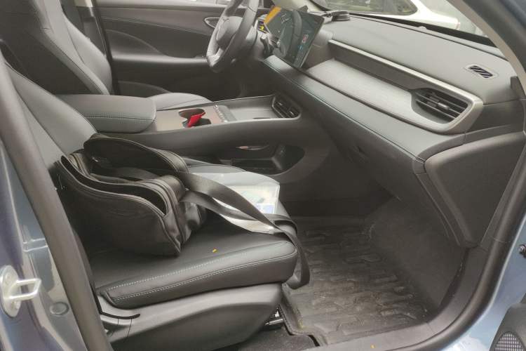 Used BYD Seal 05 DM-i 2026 Model DM-i 210KM Prestigious Version Right Front Seat