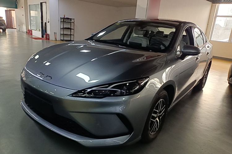 BYD Seal 05 DM-i 2026 Model DM-i 210KM Prestigious Version