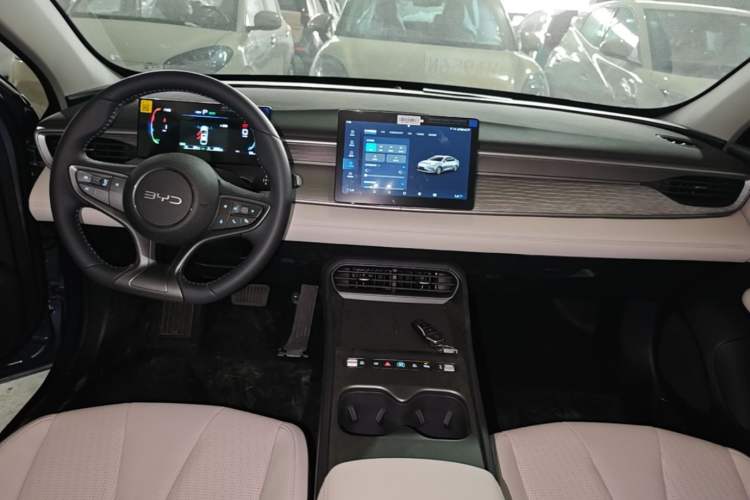 Used BYD Seal 05 DM-i 2026 DM-i 128KM Luxury Edition Center Console