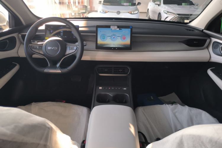 Used BYD Seal 05 DM-i 2026 DM-i 128KM Luxury Edition Center Console