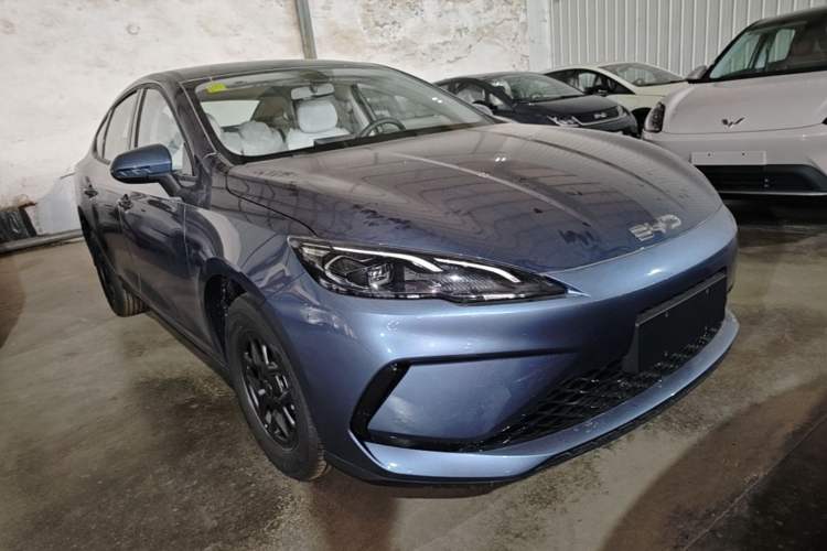 Used BYD Seal 05 DM-i 2026 DM-i 128KM Luxury Edition Front Right 45 Deg