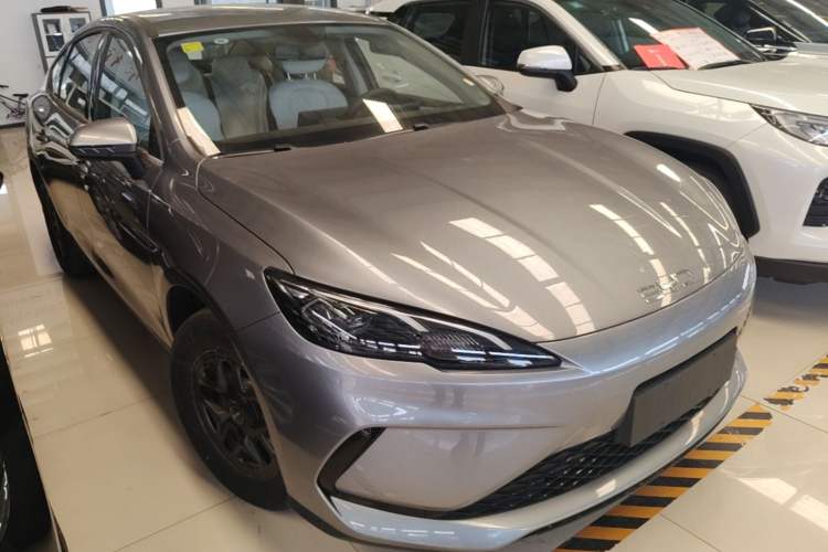 Used BYD Seal 05 DM-i 2026 DM-i 128KM Luxury Edition Front Right 45 Deg