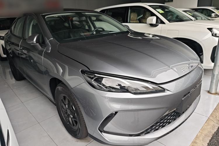 Used BYD Seal 05 DM-i 2026 DM-i 128KM Luxury Edition Front Right 45 Deg