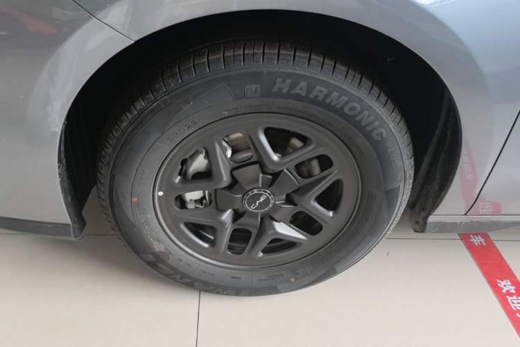 Used BYD Seal 05 DM-i 2026 DM-i 128KM Luxury Edition Left Front Wheel Hub