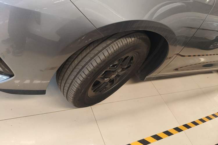 Used BYD Seal 05 DM-i 2026 DM-i 128KM Luxury Edition Left Front Wheel Hub