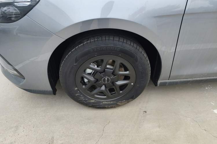 Used BYD Seal 05 DM-i 2026 DM-i 128KM Luxury Edition Left Front Wheel Hub
