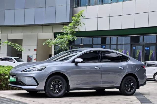 Gebrauchter BYD Seal 05 DM-i 2026 DM-i 128KM Luxury Edition