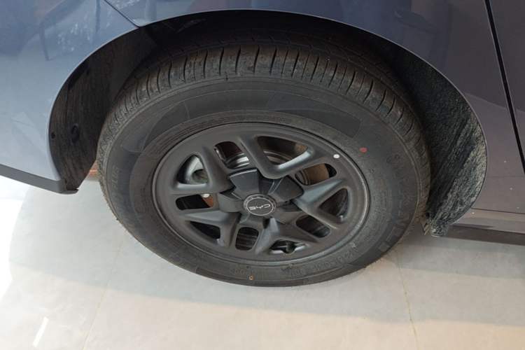 Used BYD Seal 05 DM-i 2026 DM-i 128KM Luxury Edition Right Rear Wheel Hub