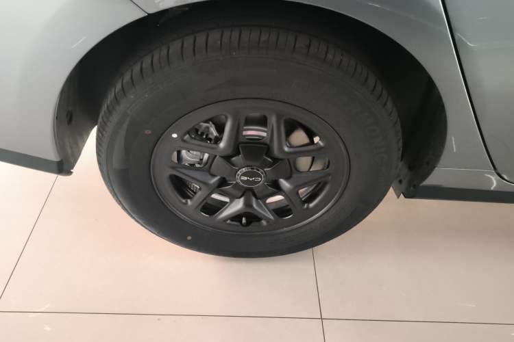 Used BYD Seal 05 DM-i 2026 DM-i 128KM Luxury Edition Right Rear Wheel Hub