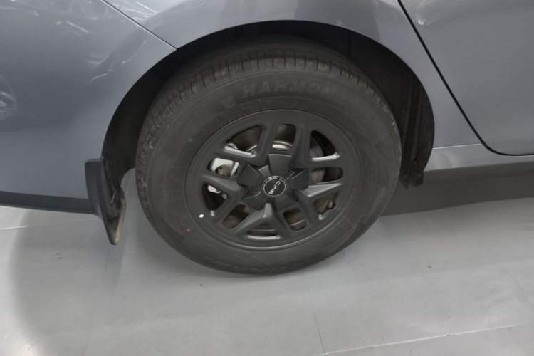 Used BYD Seal 05 DM-i 2026 DM-i 128KM Luxury Edition Right Rear Wheel Hub