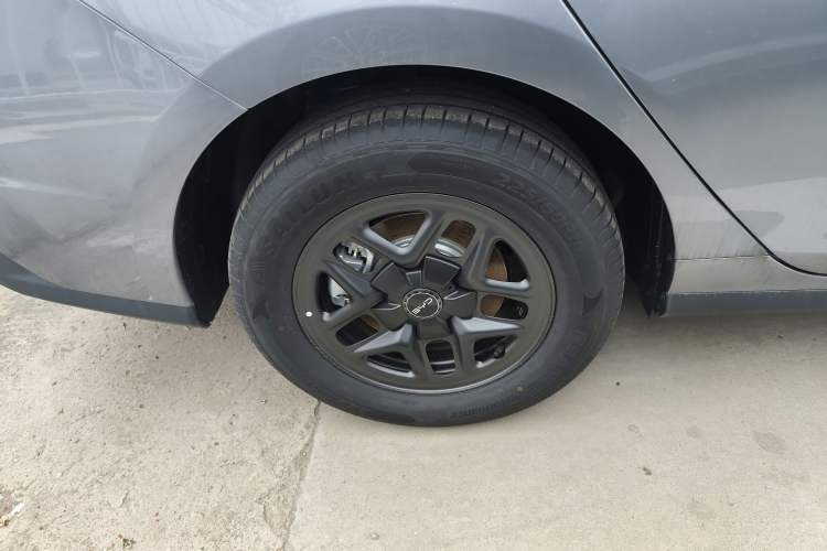 Used BYD Seal 05 DM-i 2026 DM-i 128KM Luxury Edition Right Rear Wheel Hub