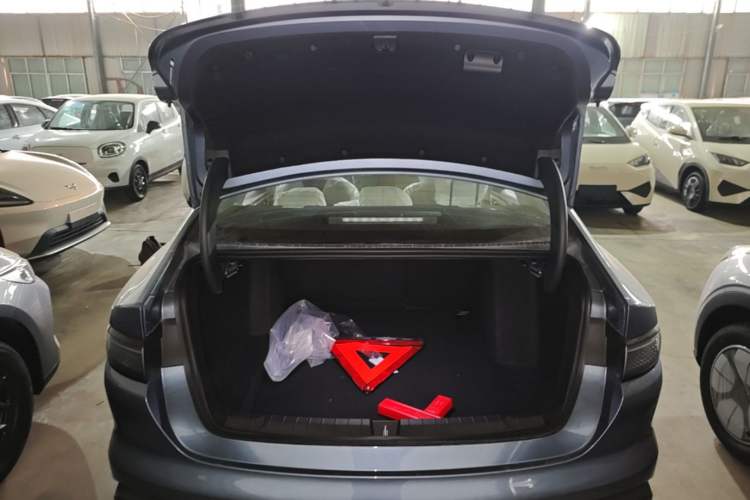Used BYD Seal 05 DM-i 2026 DM-i 128KM Luxury Edition Trunk