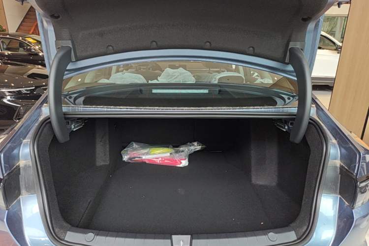 Used BYD Seal 05 DM-i 2026 DM-i 128KM Luxury Edition Trunk