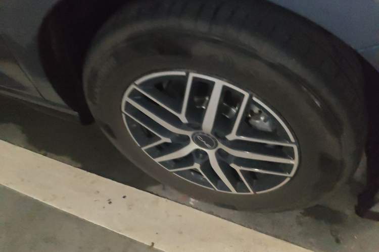 Used BYD Seal 05 DM-i 2026 Model DM-i 210KM Prestigious Version Right Front Wheel Hub