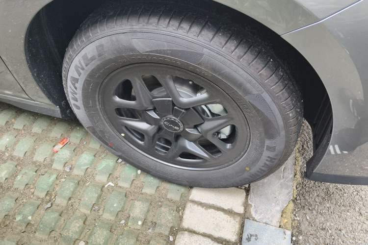 Used BYD Seal 05 DM-i 2026 DM-i 128KM Luxury Edition Right Front Wheel Hub